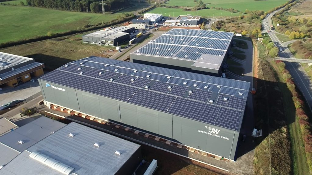 Photovoltaik auf Flachdach, errichtet Herbst 2017 mit 750kWp