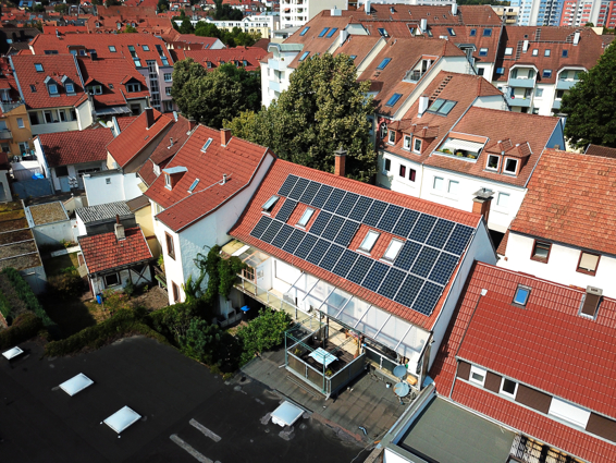 Privathaus, Stadthaus, Photovoltaik, Kaiserslautern, Inbetriebnahme: 2018; Leistung: 9,9 kWp, Einspeisevergütung