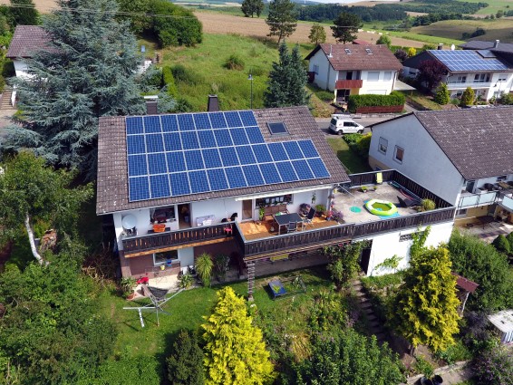 Hefersweiler: Wohnhaus mit Photovoltaik, fast 10 kWp